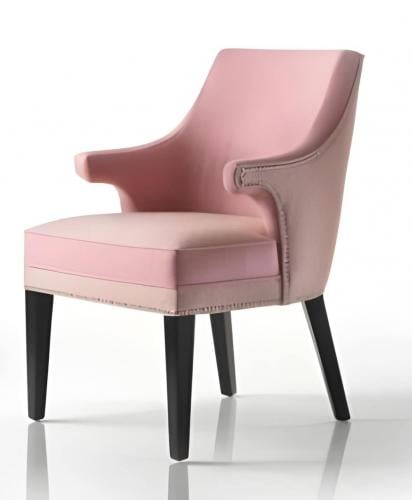 Luxuriöser gepolsterter Esstischsessel in Blush Pink mit geformten Armlehnen und schwarzen Holzbeinen von Luxury Group
