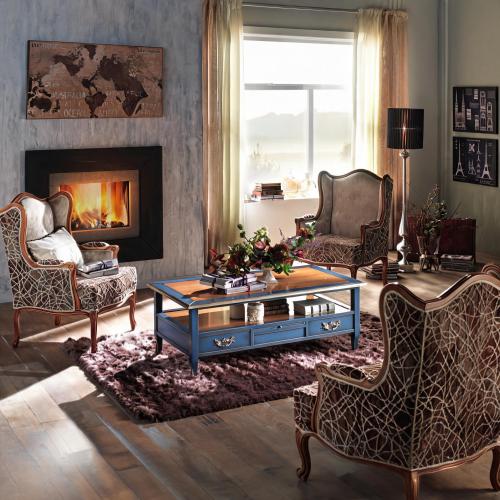 Table basse de luxe finition bleu côtier avec compartiments de rangement multiples et plateau en noyer Vue lifestyle par Luxury Group International