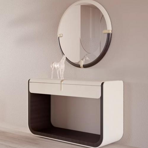 Console de luxe crème et noire avec languette centrale et panneau ouvert encadré par Luxury Group International
