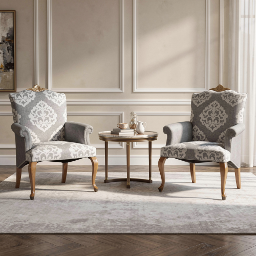 Fauteuil de Salle à Manger en Bois Haut Dossier Rembourré Motif Damassé avec Armoiries de Couronne - Mobilier de Salle à Manger Vue lifestyle par Luxury Group International