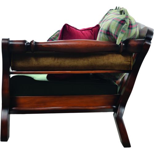 Sofá de Lujo para Dos Personas con Brazos de Madera Torneada y Tapicería de Tela a Cuadros Vista lateral por Luxury Group International