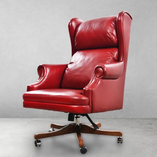 Luxus Executive Leder-Bürostuhl in Karmesinrot mit Wingback-Komfortdesign Vorderansicht von Luxury Group International
