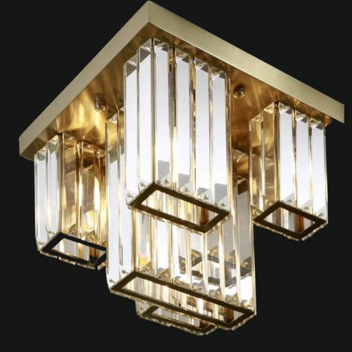 Lampadario Quadrato in Cristallo con Finitura Oro di Lusso e 5 Luci Cubiche per Design d'Interni Vista dal basso di Luxury Group International