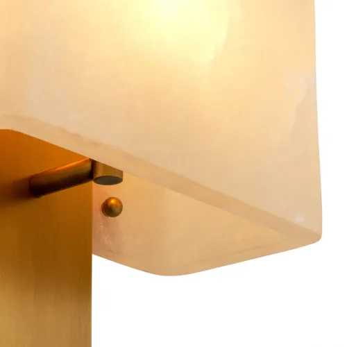 Lampada da parete rettangolare in alabastro bianco con cornice dorata e finitura in ottone antico di Luxury Group International