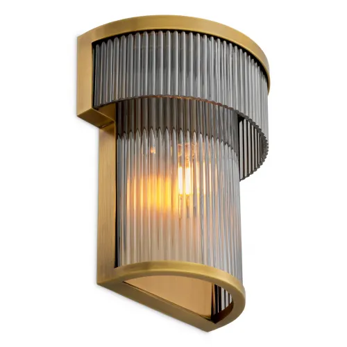 Lampada da parete di lusso con cornice dorata e vetro rigato in ottone antico di Luxury Group International