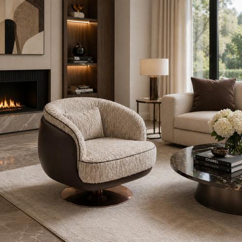 Sillón de lujo de estilo mid-century en tela beige claro con base giratoria redonda de bronce por Luxury Group International