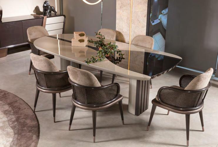 Silla de comedor moderna de lujo en tela tapizada beige mate con respaldo de malla perforada por Luxury Group International