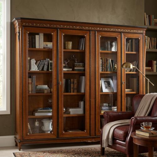 Mobile Espositivo di Lusso in Legno Barocco con Vetrine Multiporta - Mobili Barocchi Vista lifestyle di Luxury Group International