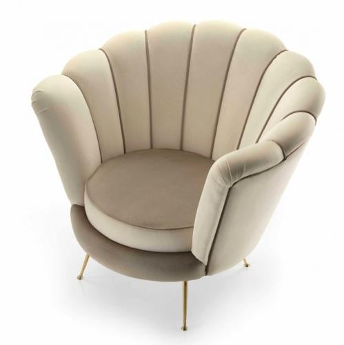 Luxuriöser gepolsterter Petal-Sessel aus weichem cremefarbenen Samt mit gebürsteten goldenen Beinen von Luxury Group