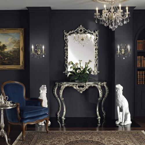 Set Specchiera e Consolle Barocca di Lusso con Foglia d'Argento e Intagli Ornamentali di Foglie di Acanthus - Mobili Barocchi Vista lifestyle di Luxury Group International