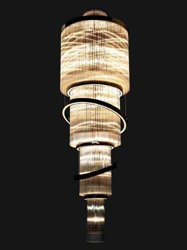 Luxuriöser spiralförmiger, mehrstufiger Kristall-LED-Kronleuchter mit Kaskadeneffekt von Luxury Group International