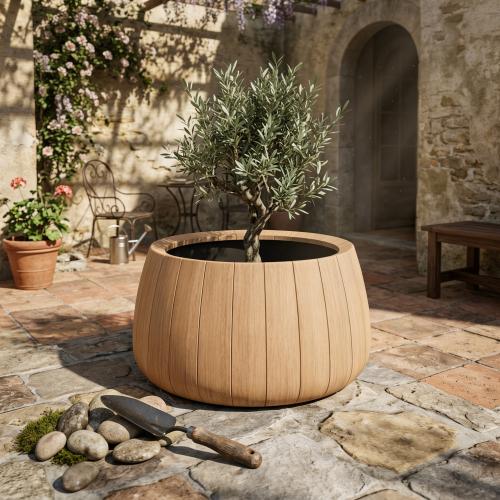 Luxus-Teak-Pflanzgefäß mit abgerundeter architektonischer Form - Ø 90 cm Lifestyle-Ansicht von Luxury Group International