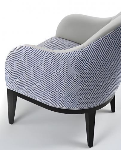 Luxus gepolsterter Sessel aus weichem elfenbeinfarbenem Stoff mit blauer geometrischer Rückenlehne und mattschwarzen Holzbeinen von Luxury Group International