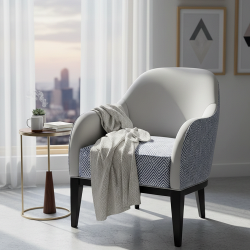 Luxus gepolsterter Sessel aus weichem elfenbeinfarbenem Stoff mit blauer geometrischer Rückenlehne und mattschwarzen Holzbeinen von Luxury Group International