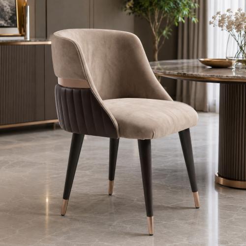 Luxus gepolsterter Esszimmerstuhl mit beigem und braunem Stoff von Luxury Group International