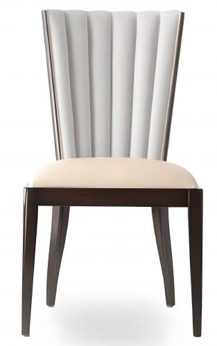 Luxuriöser gepolsterter Esszimmerstuhl mit plissierter Rückenlehne aus weißem Stoff und dunklem Holzgestell von Luxury Group