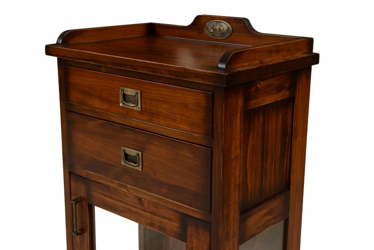 Vetrina di Lusso in Stile Vintage con Vetrina in Vetro e Doppio Cassetto - Mobili Vintage Vista dettaglio di Luxury Group International