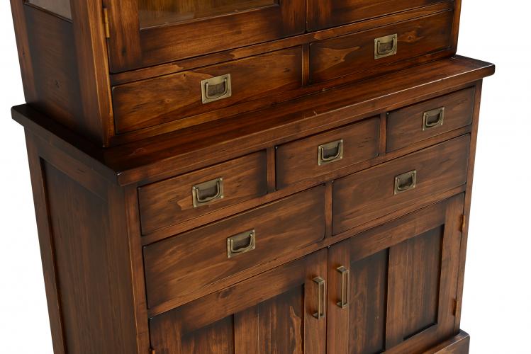 Vetrina in Stile Vintage di Lusso con Base a Cassetti Multipli e Vetrina in Vetro - Mobili in Stile Vintage Vista dettaglio di Luxury Group International