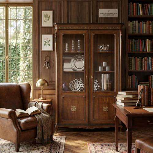 Vetrina Barocca di Lusso in Legno con Doppia Porta in Vetro - Mobili Barocchi Vista lifestyle di Luxury Group International