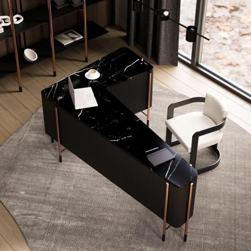 Luxus-Schreibtisch in mattem Schwarz mit schwarzer Marmorplatte & Kupferbeinen von Luxury Group International