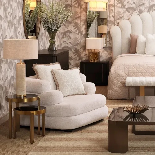Lampada da Tavolo Moderna di Lusso in Travertino Beige con Paralume beige e Finitura in Ottone Antico di Luxury Group International