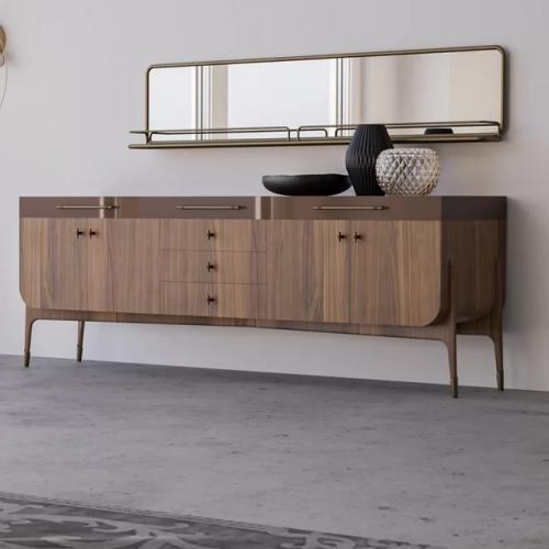 Rechteckiger Luxus-Wandspiegel mit Metallrahmen und Ablage von Luxury Group International