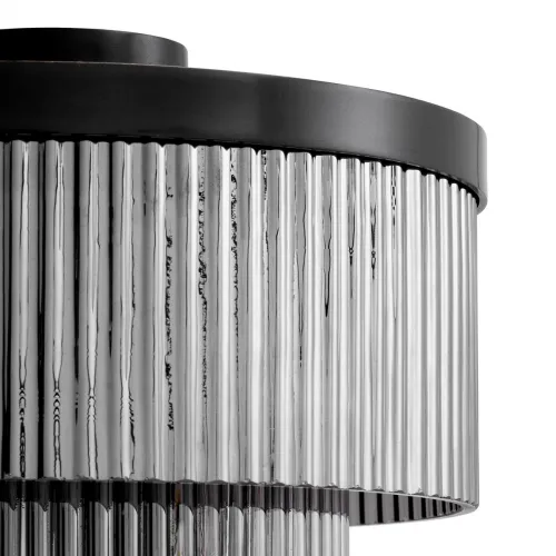 Lampada da parete moderna di lusso elegante in bronzo opaco marrone scuro con vetro fumé rigato di Luxury Group International