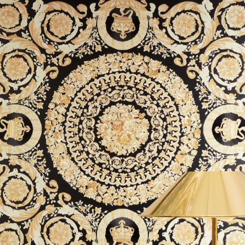 Versace Black Gold Floral Ornate Barock Erbe Designer Tapete Lifestyle-Ansicht von Luxury Group International