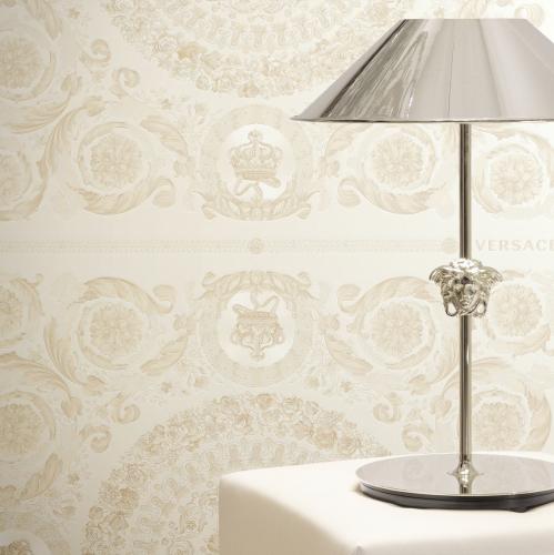 Versace Heritage Print Beige/Gold Barock Floral Vliestapete Vorderansicht von Luxury Group International