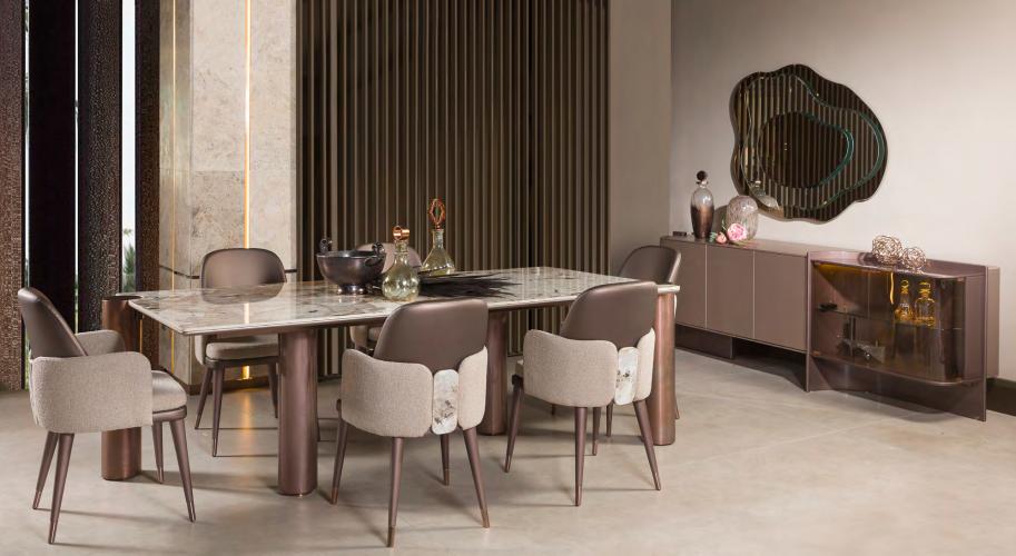 Tavolo da pranzo rettangolare di lusso con piano in marmo bianco e gambe in metallo di Luxury Group International