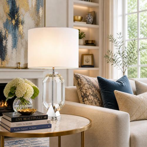 Lámpara de Mesa de Cristal con Acabado en Níquel Moderno de Lujo y Pantalla Blanca por Luxury Group International